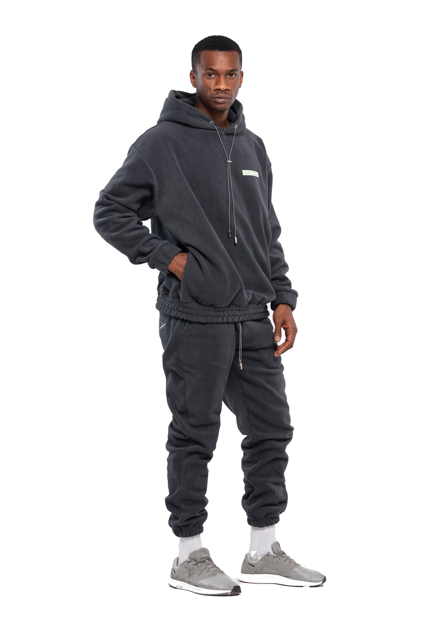 SET FELPA E PANTALONI IN TESSUTO PILE OVERSIZE DA UOMO ANTRACIDO